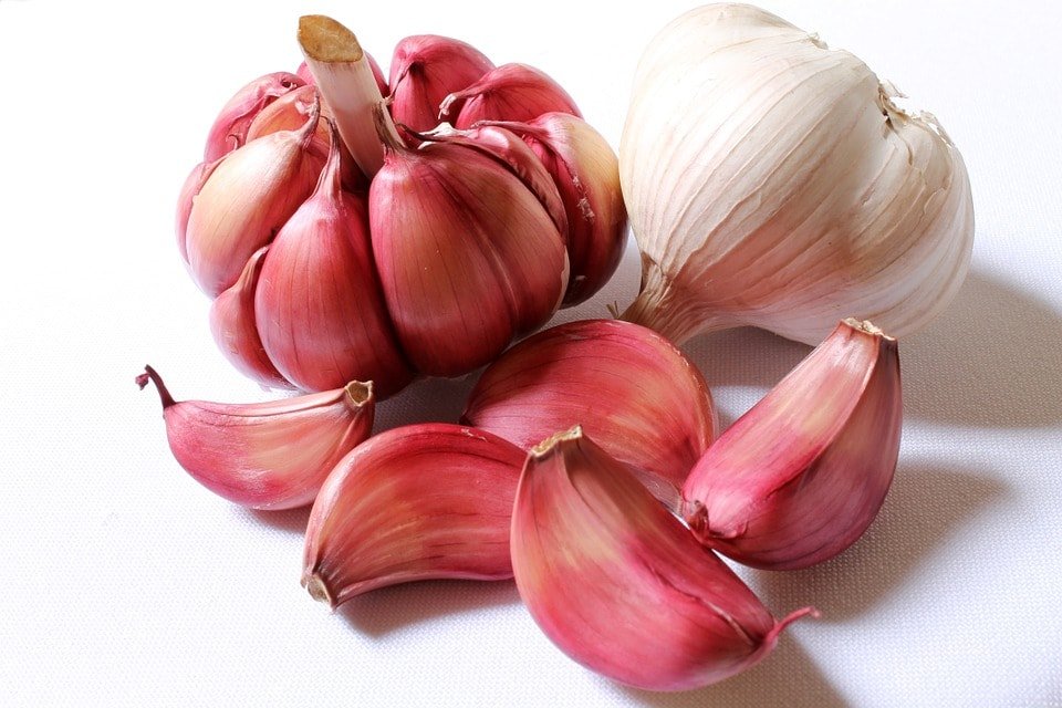 Health Benefits of Garlic - Raw Garlic__