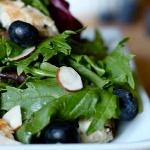 Healthy Eating at Work_Grilled Chicken and Blueberry Salad