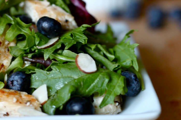 Healthy Eating at Work_Grilled Chicken and Blueberry Salad