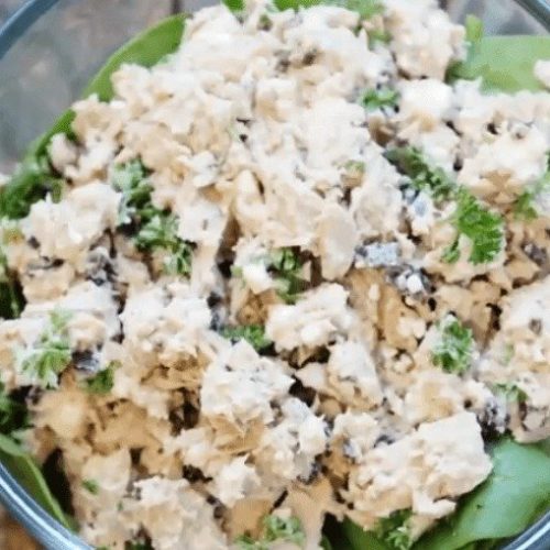 Healthy Eating at Work_Mediterranean Spinach and Tuna Salad